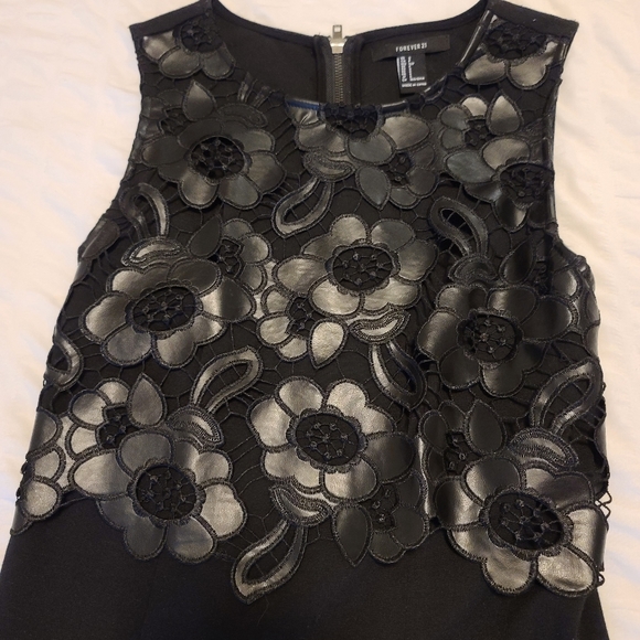 FOREVER21 BLACK DRESS - Picture 2 of 5